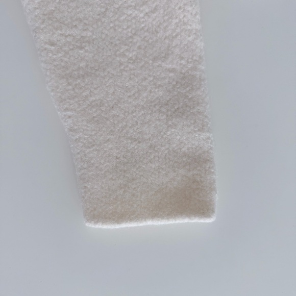 Aritzia The Group Kerez 100% Merino Wool Turtleneck Sweater Ivory Size M - Picture 9 of 13